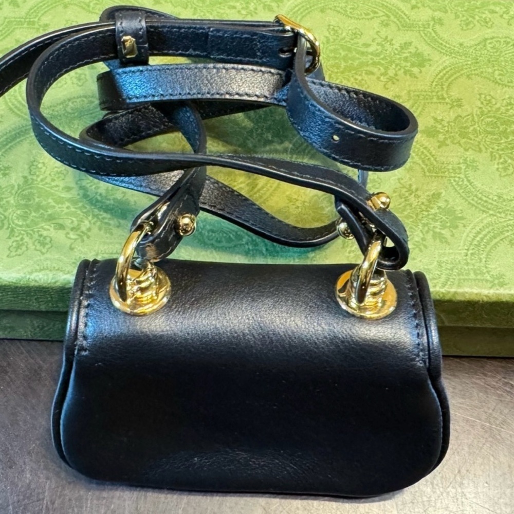 New Authentic Gucci Blondie GG Logo
Black Crossbody Wallet Bag - Picture 8 of 14